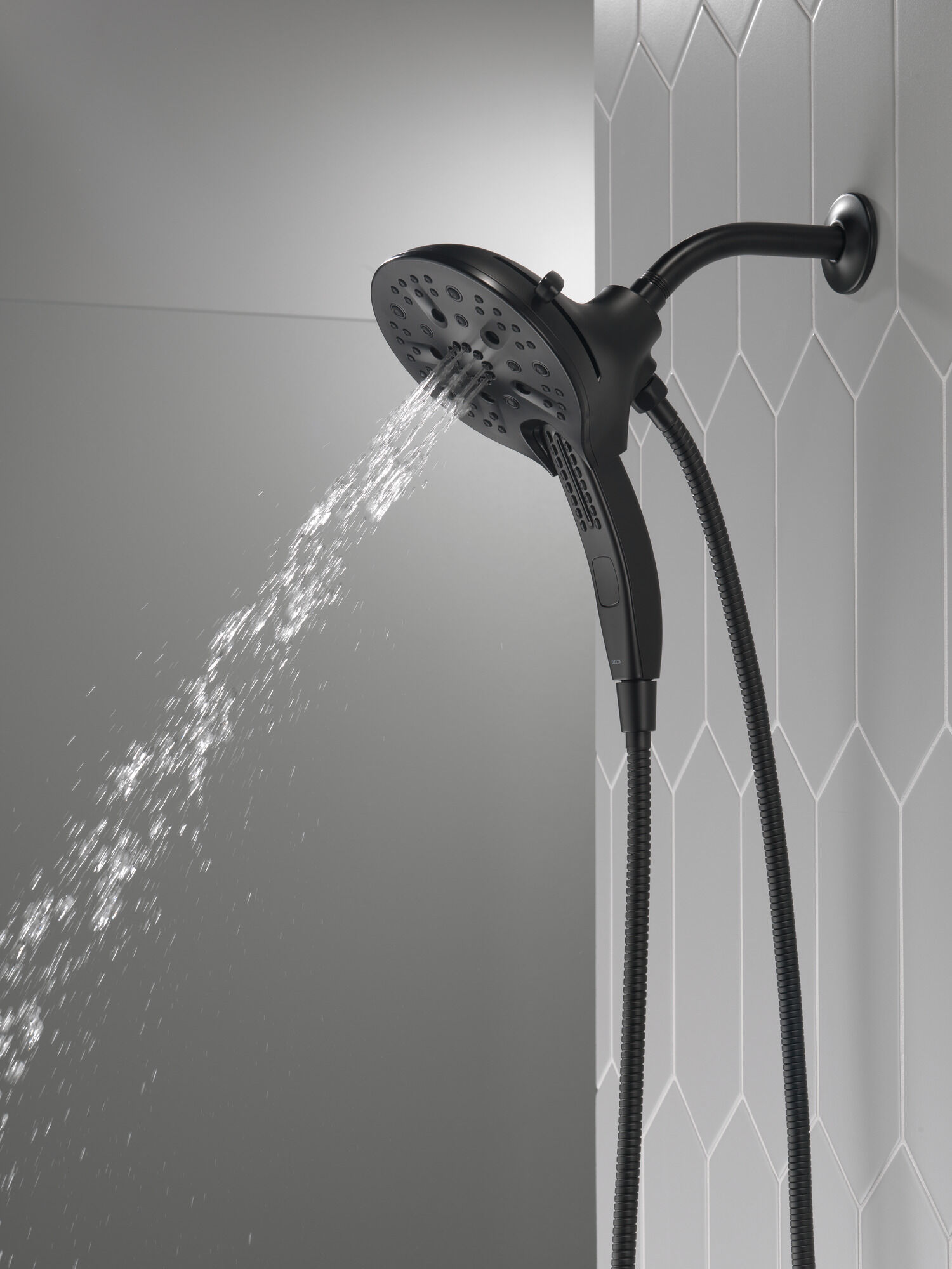 58620-BL-PK In2ition® H2Okinetic® Душ два в одном с 5 настройками Delta Faucet Universal Showering Матовый черный  - Вид №18