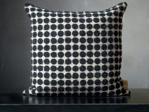 Квадратная шерстяная подушка