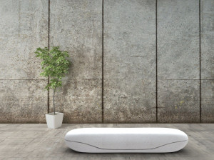 Реконструированная каменная скамья без спинки