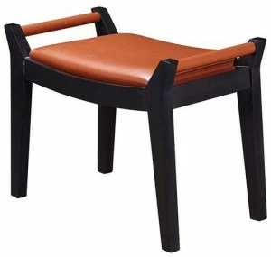 Promemoria Низкий табурет, обитый кожей Amaranthine tales