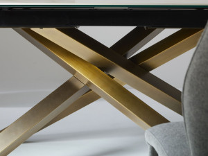 Выдвижной керамический стол со скульптурным основанием