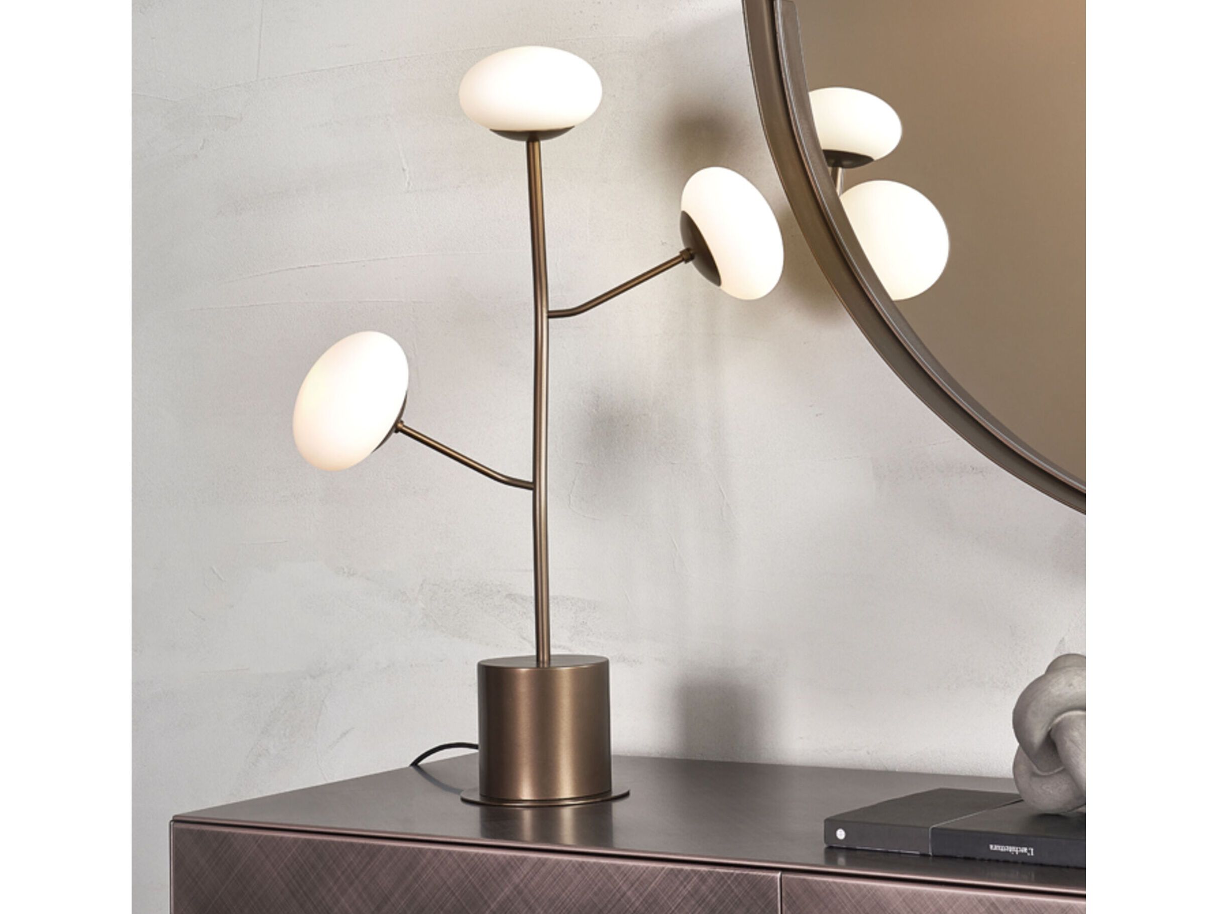 Окрашенная металлическая настольная лампа RIFLESSI Рами ARCH-00073460 - Вид №1