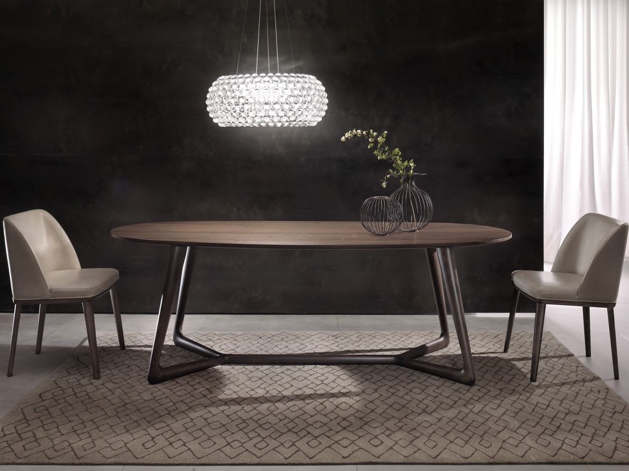 Овальный обеденный стол из массива дерева Pacini & Cappellini COVER ARCH-00015387