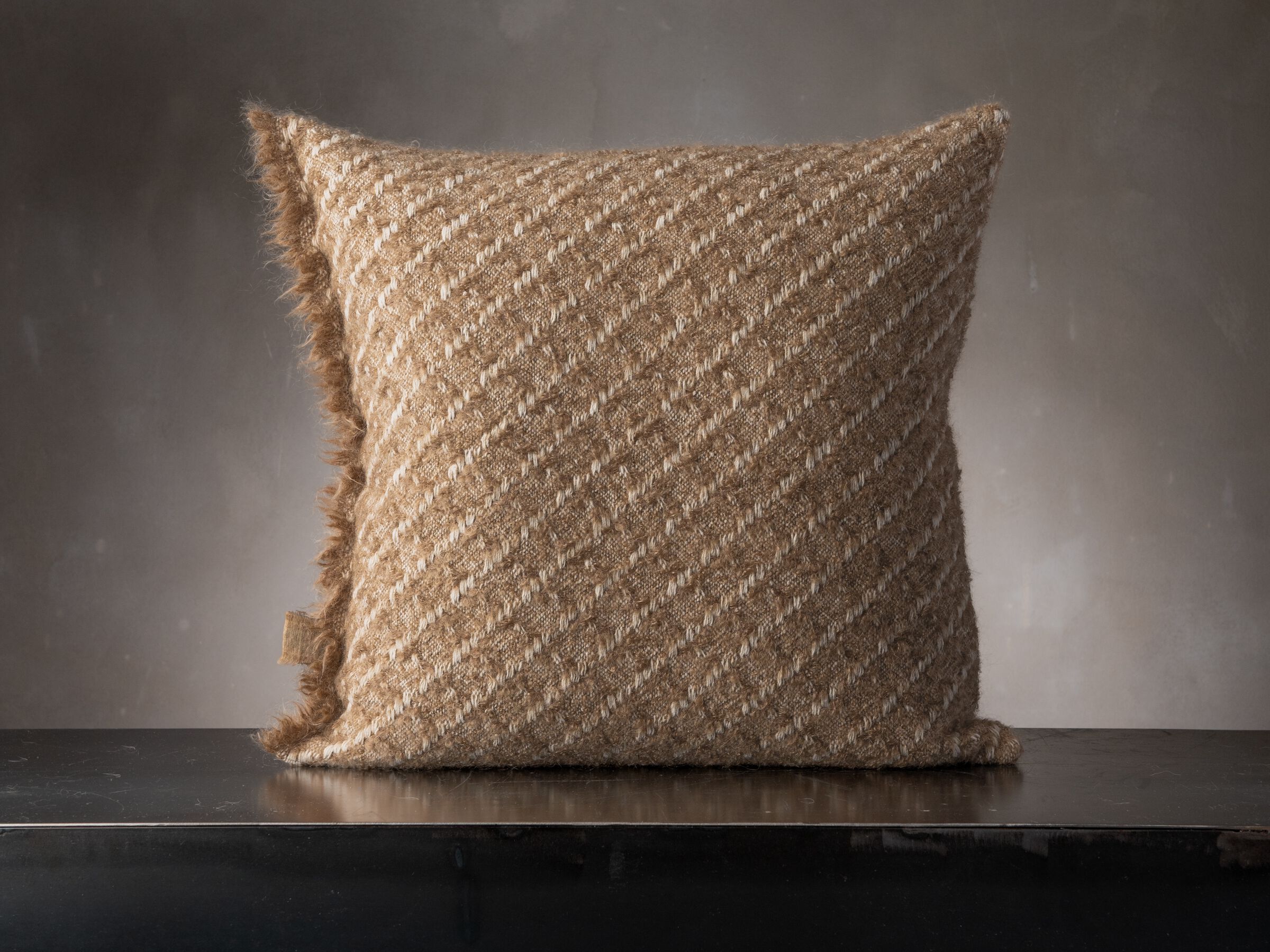 Квадратная подушка из мохера The House of Lyria TEMPERANZA ARCH-00073454 - Вид №1