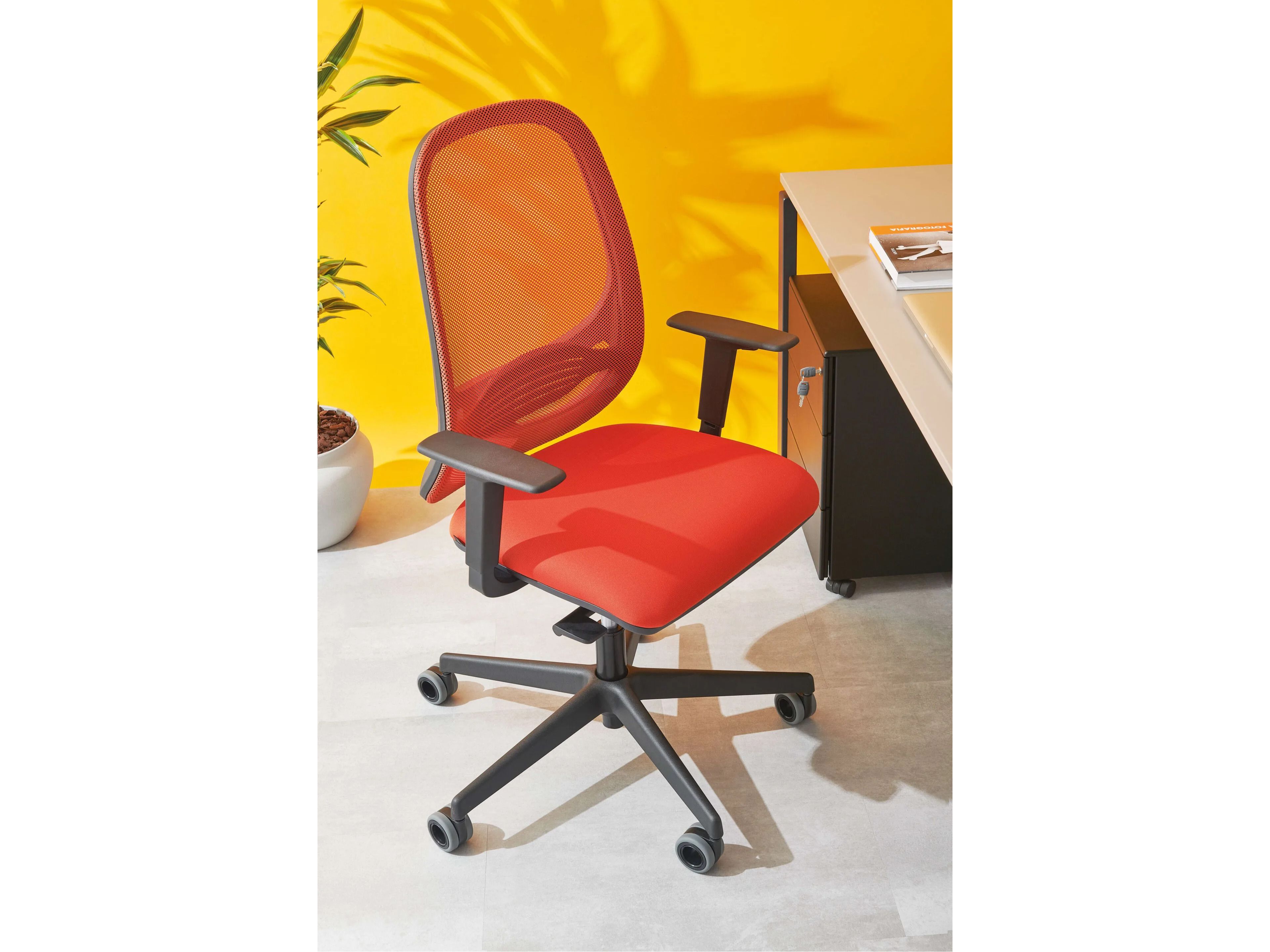 5-спицевое вращающееся офисное кресло AP Factor ARCH-00058111 - Вид №2