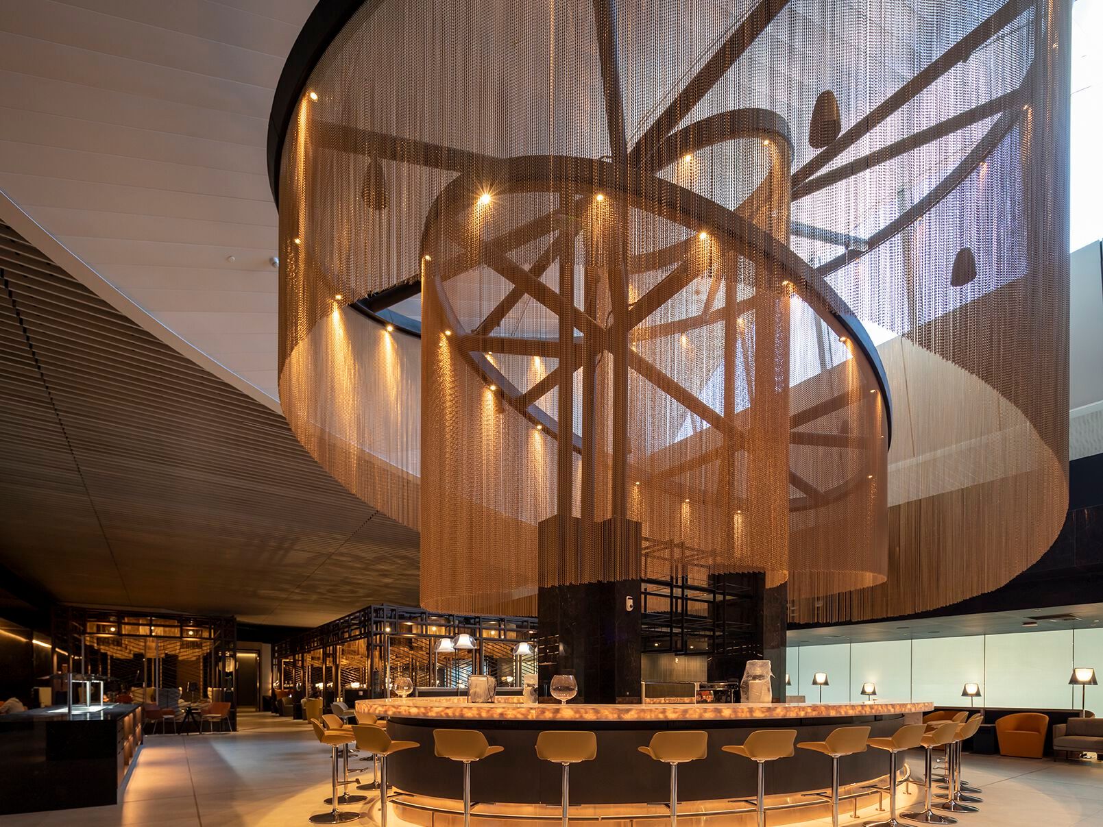 Алюминиевая цепь водопад занавес Kriskadecor LATAM LOUNGE SANTIAGO ARCH-00070527