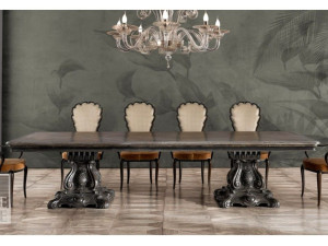 Деревянный прямоугольный стол