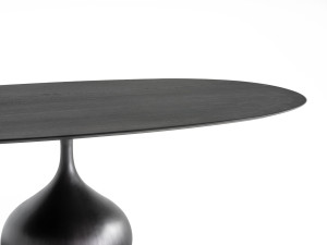 Овальный стол из бронзы и дерева