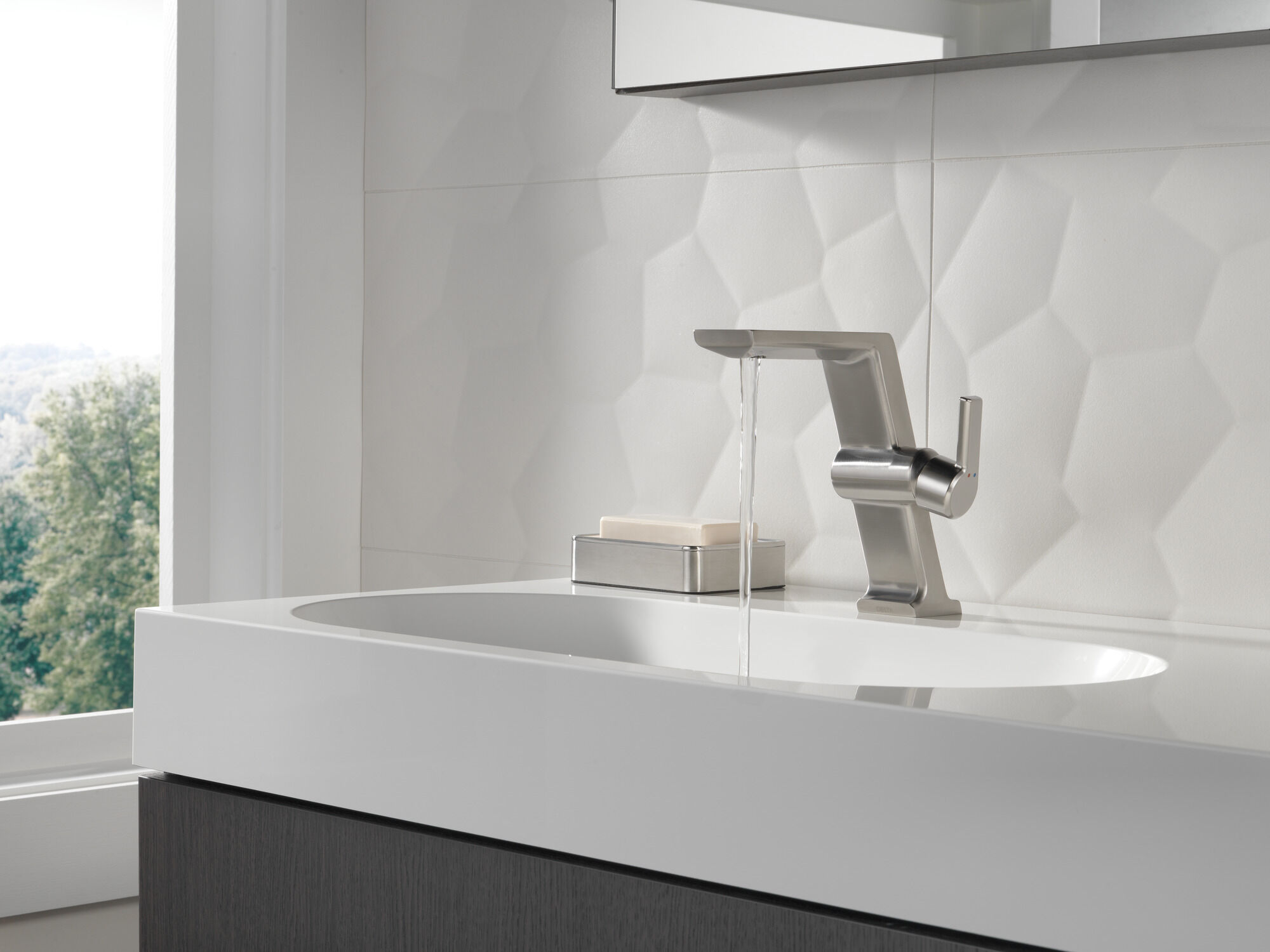 Смеситель для ванной комнаты средней высоты с одной ручкой Delta Faucet 699-SS-DST - Вид №8