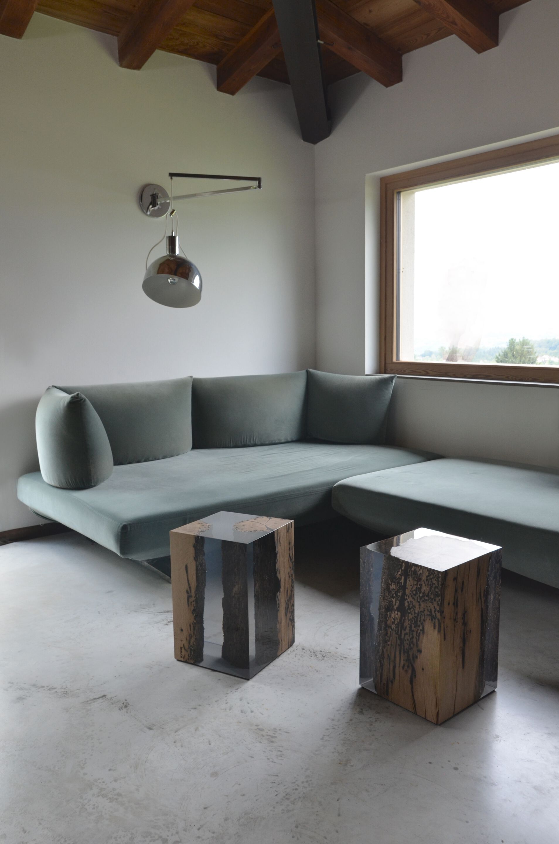 Табурет / журнальный столик из дуба и смолы alcarol Bricola ARCH-00047970 - Вид №17