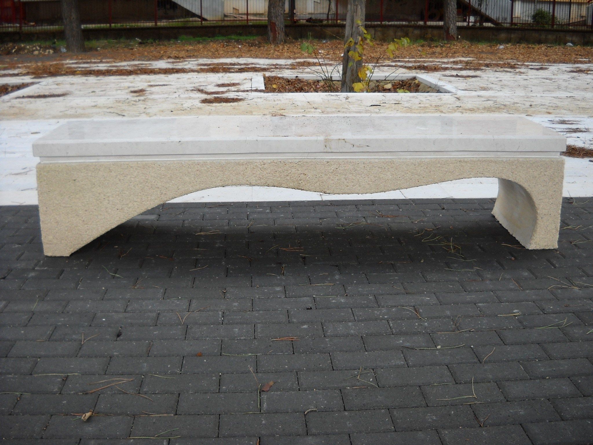 Реконструированная каменная скамья Viscio Urban Design волна ARCH-00101458 - Вид №1