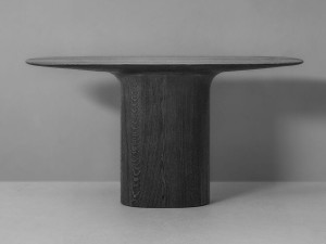 Овальная дубовая консоль