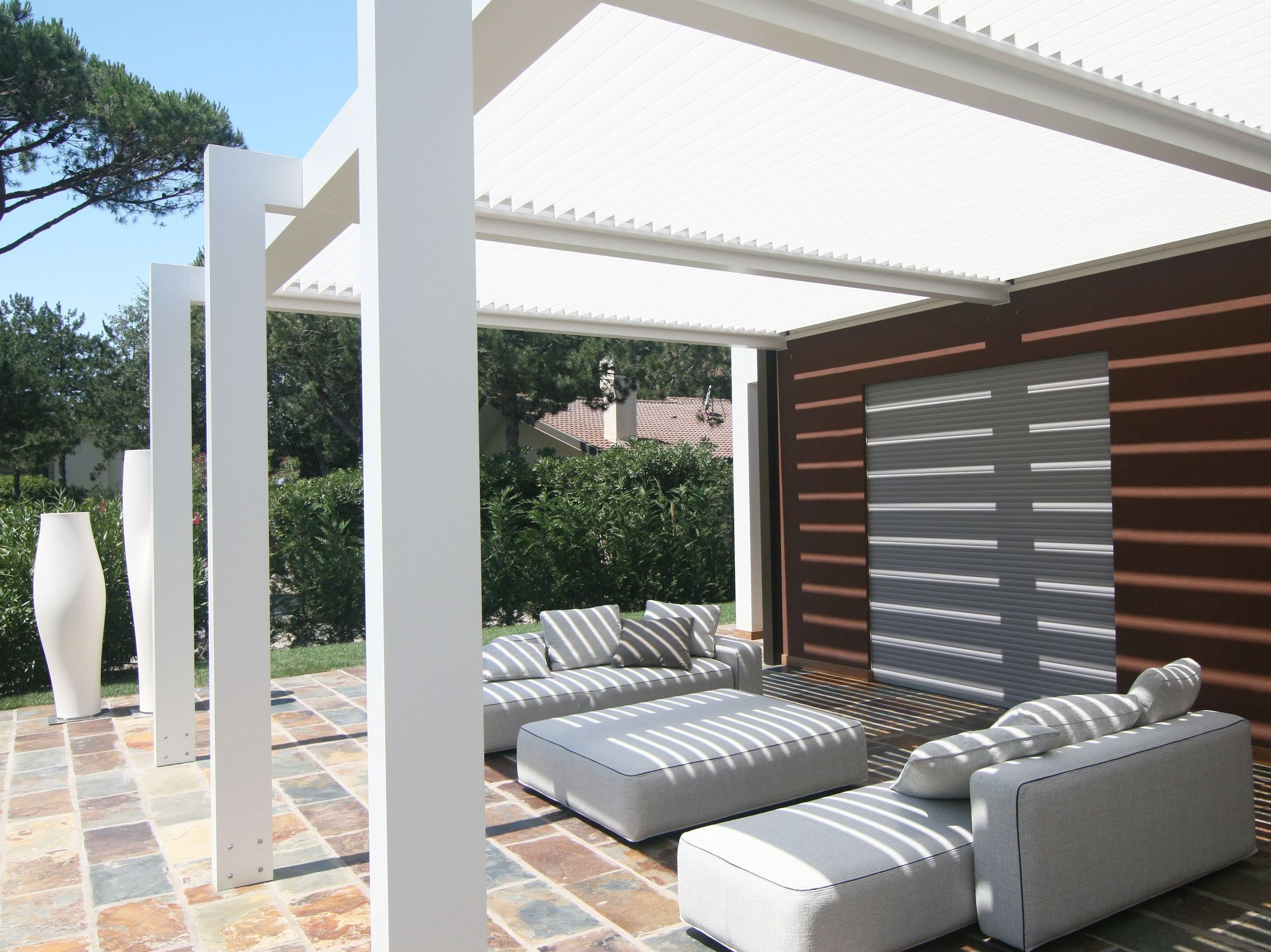 Пергола из алюминия с поворотными пластинами STUDIO 66 BLADE 180 ARCH-00037743 - Вид №8