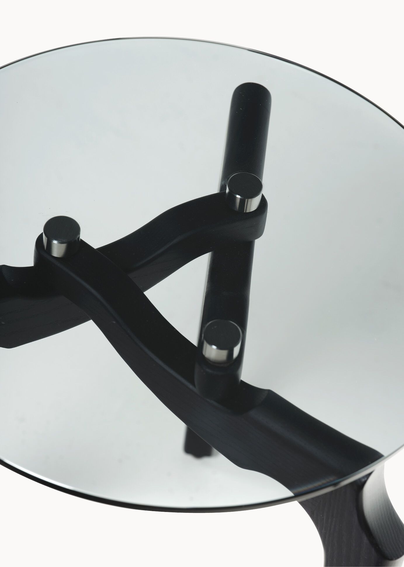 Круглый журнальный столик из дерева и стекла BD Barcelona Гаулино ARCH-00062936