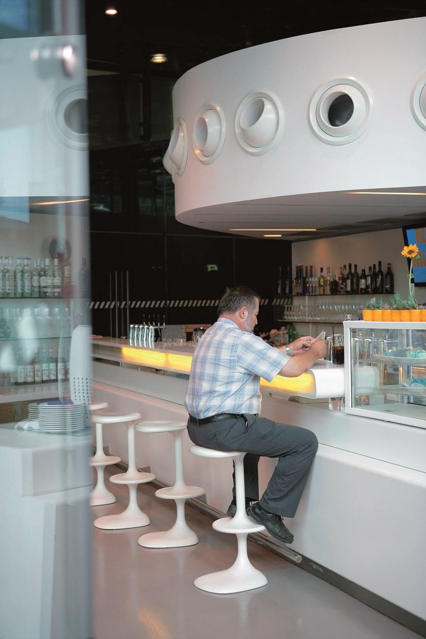 Casamania & Horm Высокий табурет из полипропилена sun-id-1384566 - Вид №5