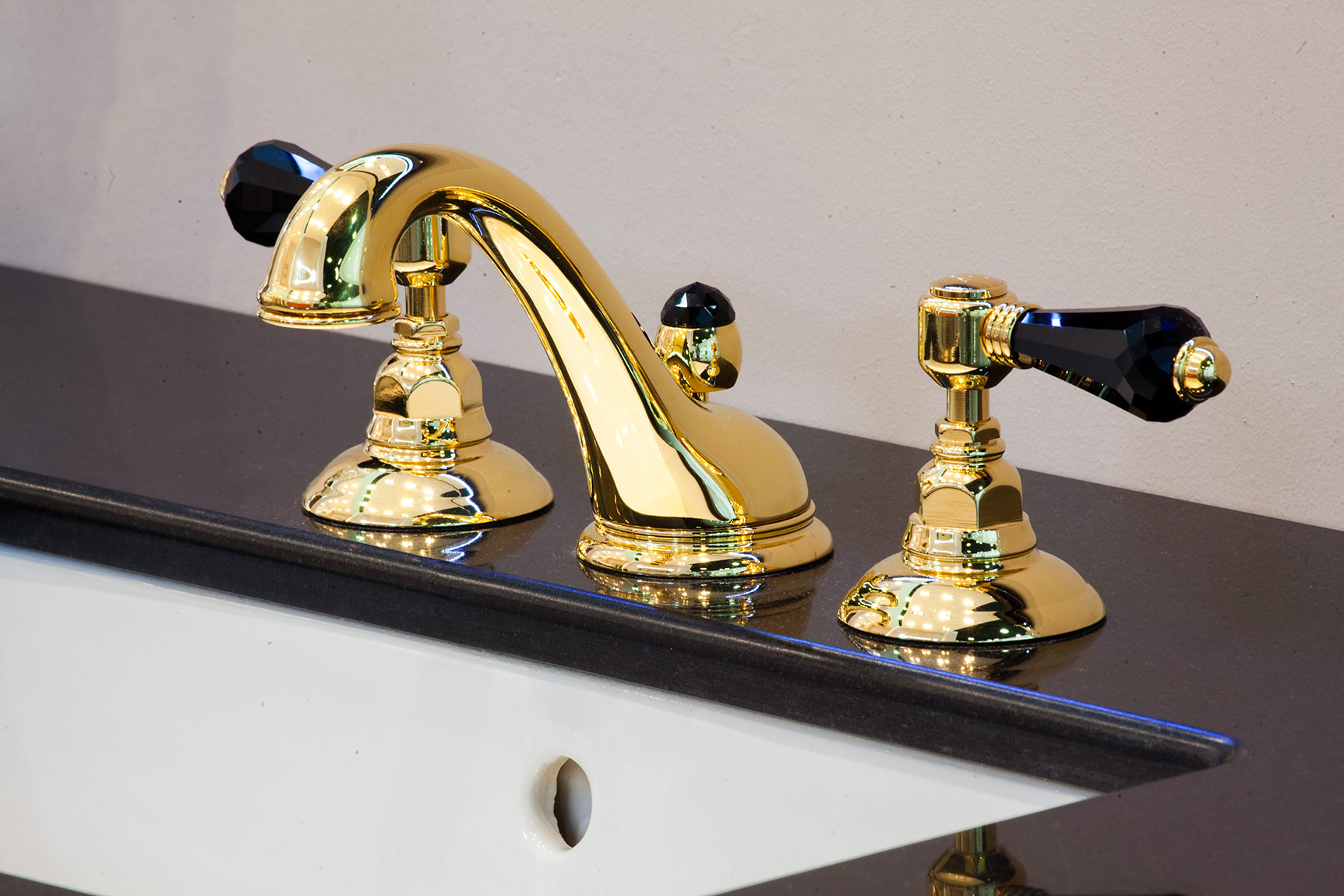 1408 ** 93 Смеситель для умывальника Nicolazzi Series Half Dome Crystal  - Вид №1