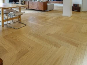 Alma by Giorio 2-х слойный брашированный дубовый паркет Spine