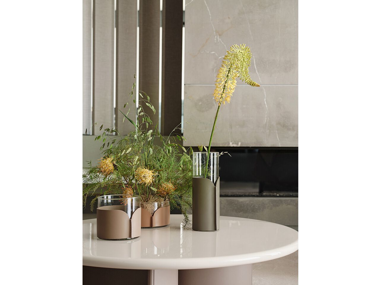 Круглая стеклянная ваза с кожаным покрытием Turri лук ARCH-00115364 - Вид №2