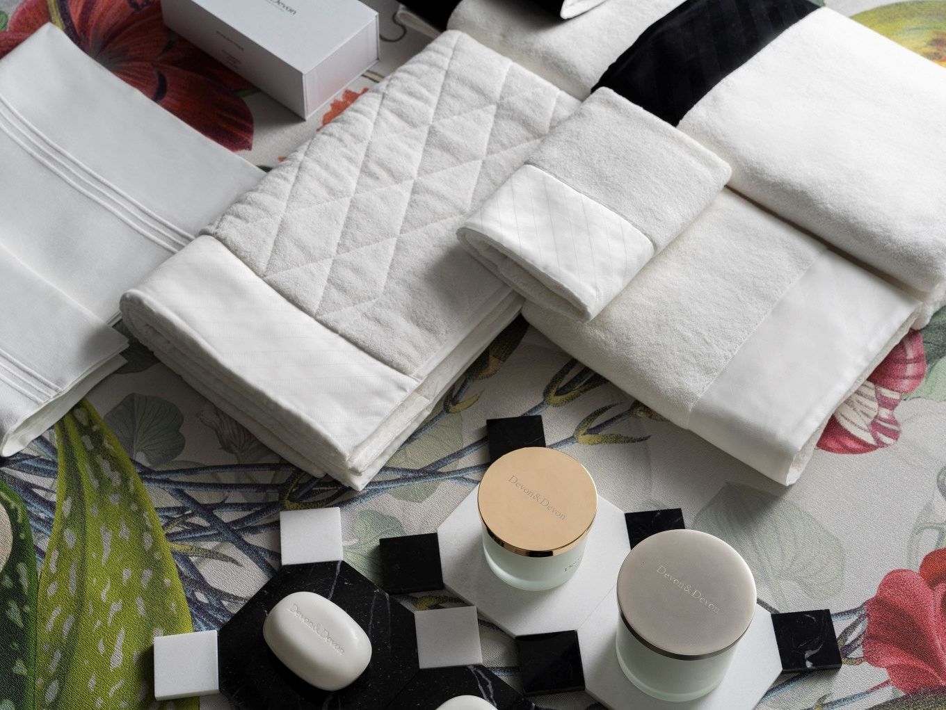 Полотенце для гостей из хлопковой махровой ткани Devon&Devon Frette ARCH-00041718 - Вид №3