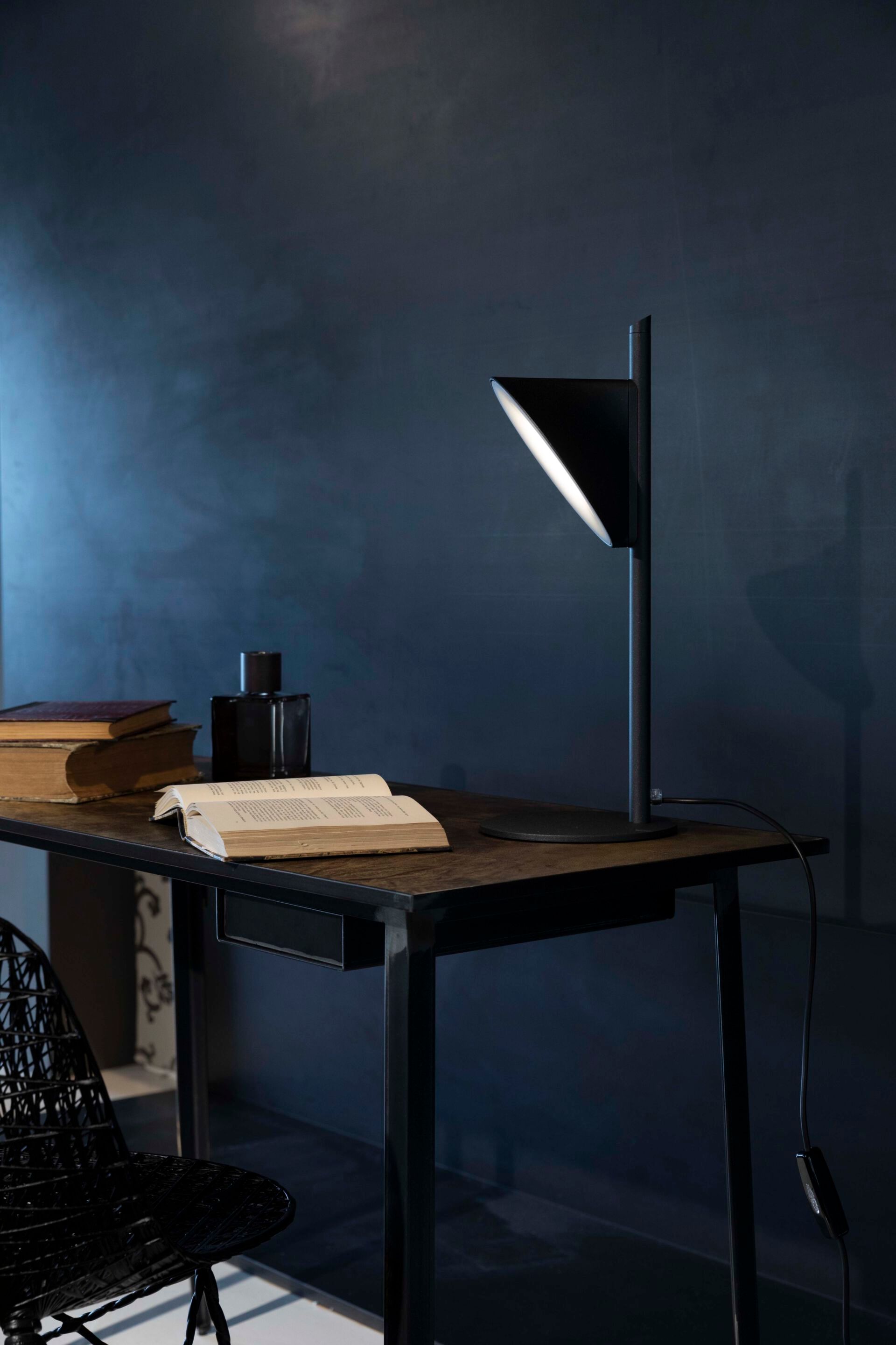 Алюминиевая светодиодная настольная лампа AXOLIGHT Orchid ARCH-00128738 - Вид №4