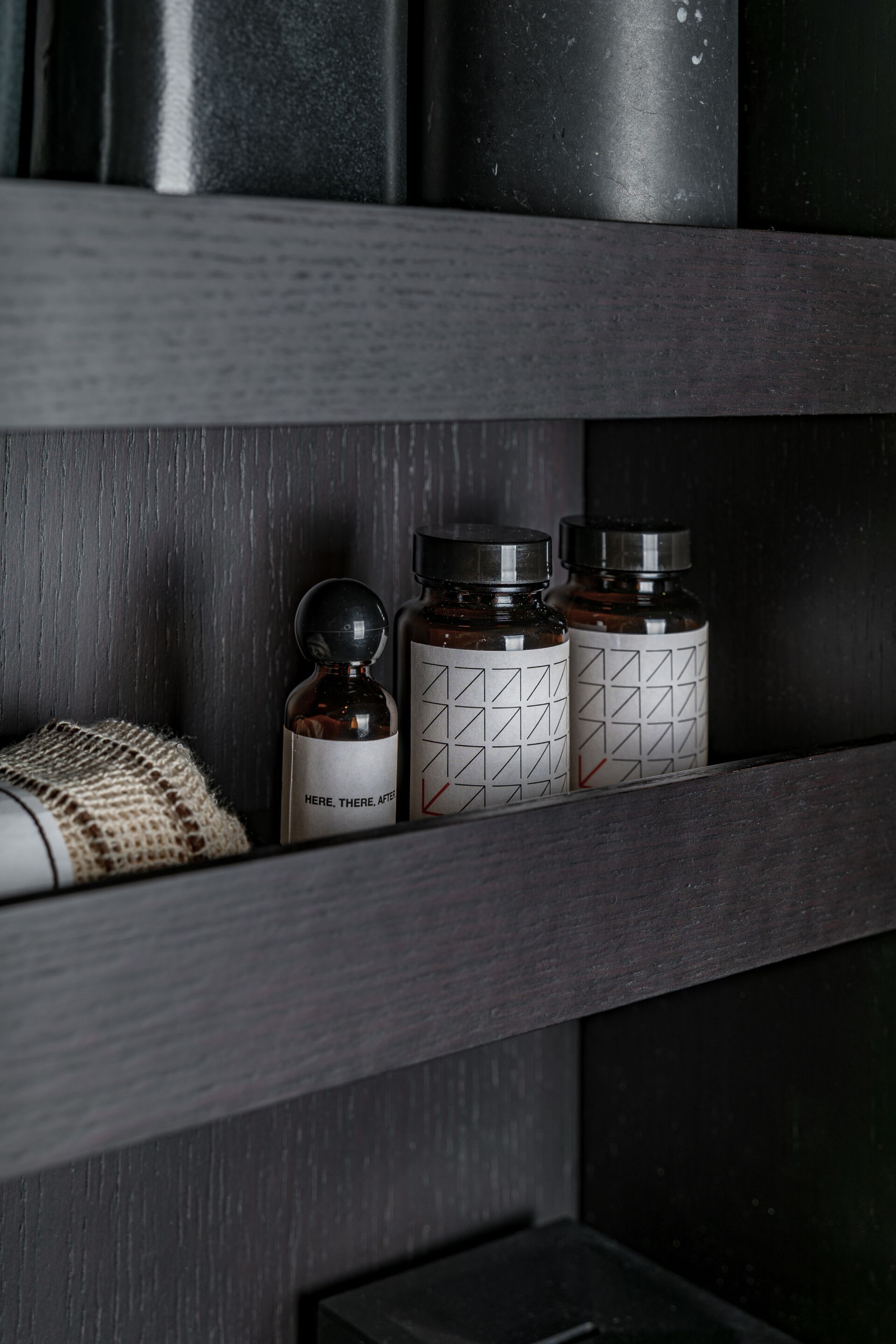 Деревянное вращающееся зеркало с контейнером Agape VOILÀ ARCH-00094379 - Вид №3