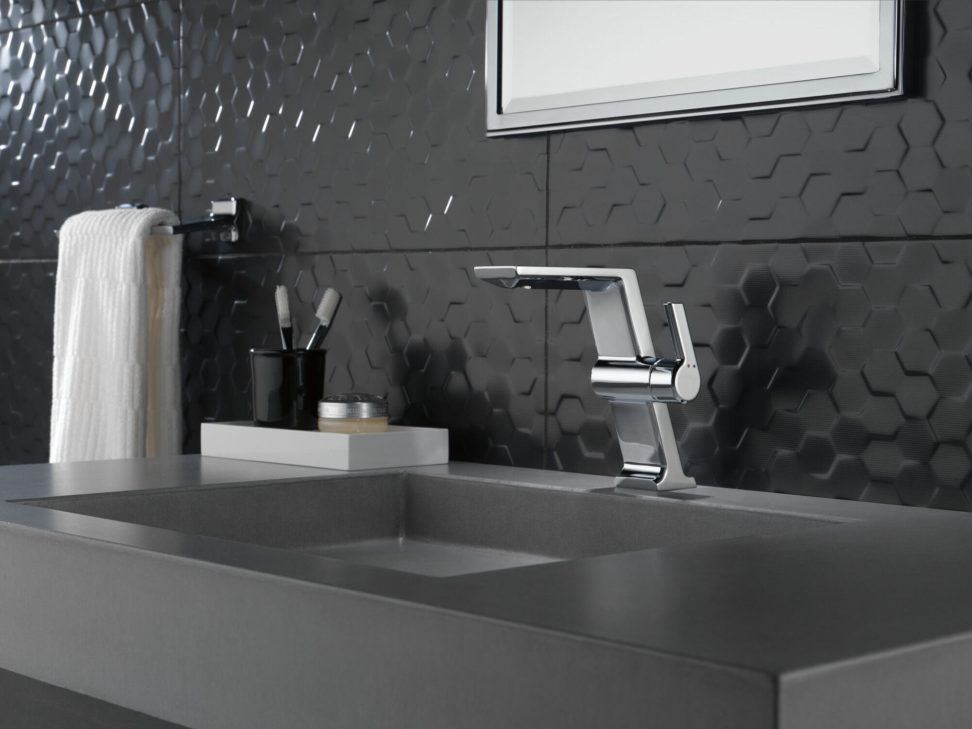 8-дюймовый мини-полотенцесушитель Delta Faucet 79908-SS - Вид №2