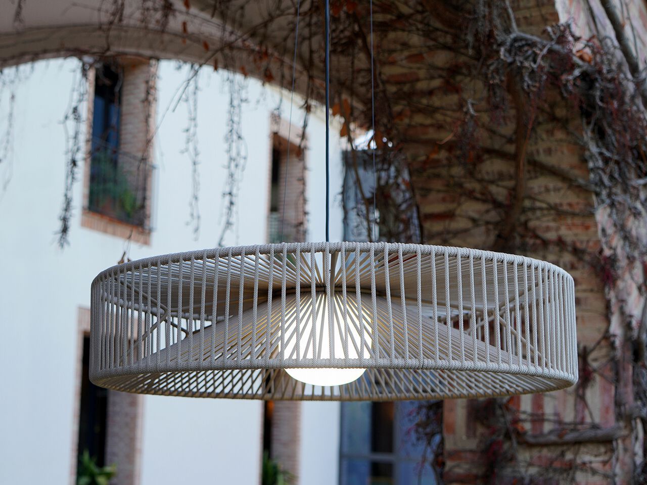 Открытый светодиодный подвесной светильник Olé Lighting Mariola ARCH-00108352 - Вид №1