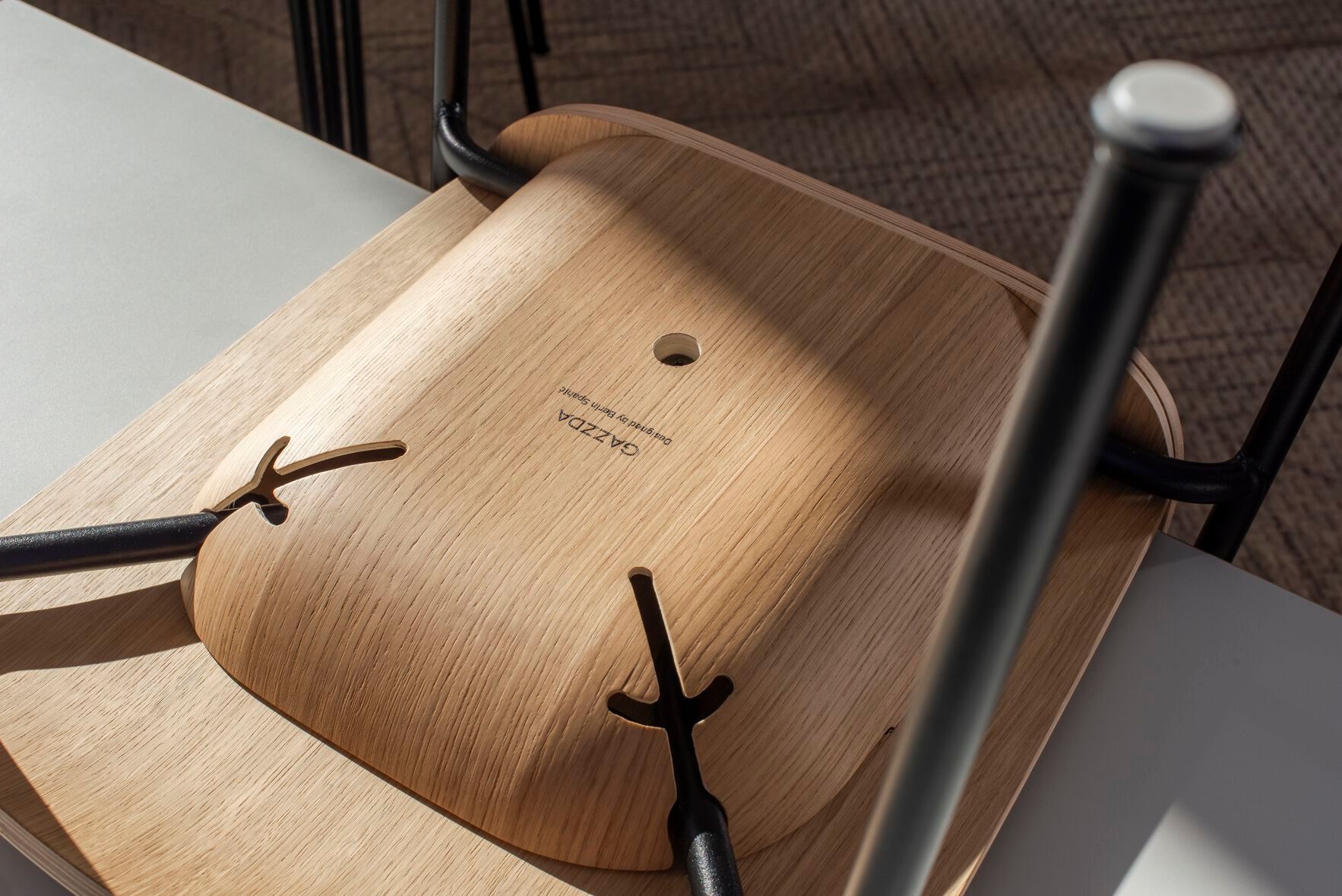 Штабелируемый стул из грецкого ореха с подлокотниками Gazzda Book ARCH-00126870 - Вид №19