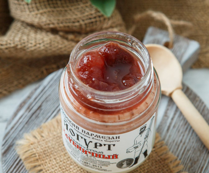 3551 Йогурт клубничный 4% Вкусляндия  - Вид №1