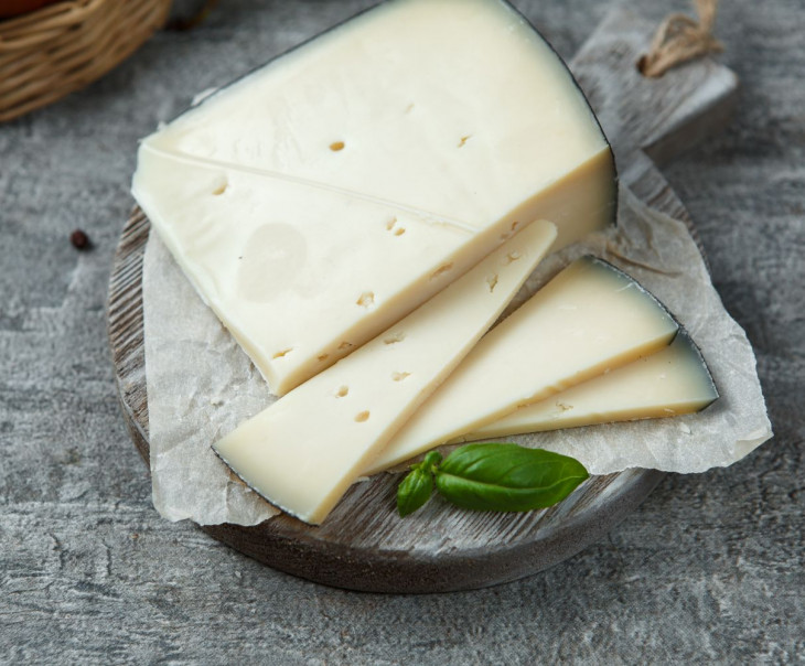 6888 Сыр "Мастер Гауда" с душистым перцем Вкусляндия  - Вид №1