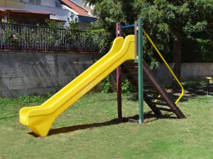 Рециркулированная пластиковая игровая структура