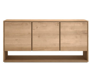 Шкаф из дуба с распашными дверями