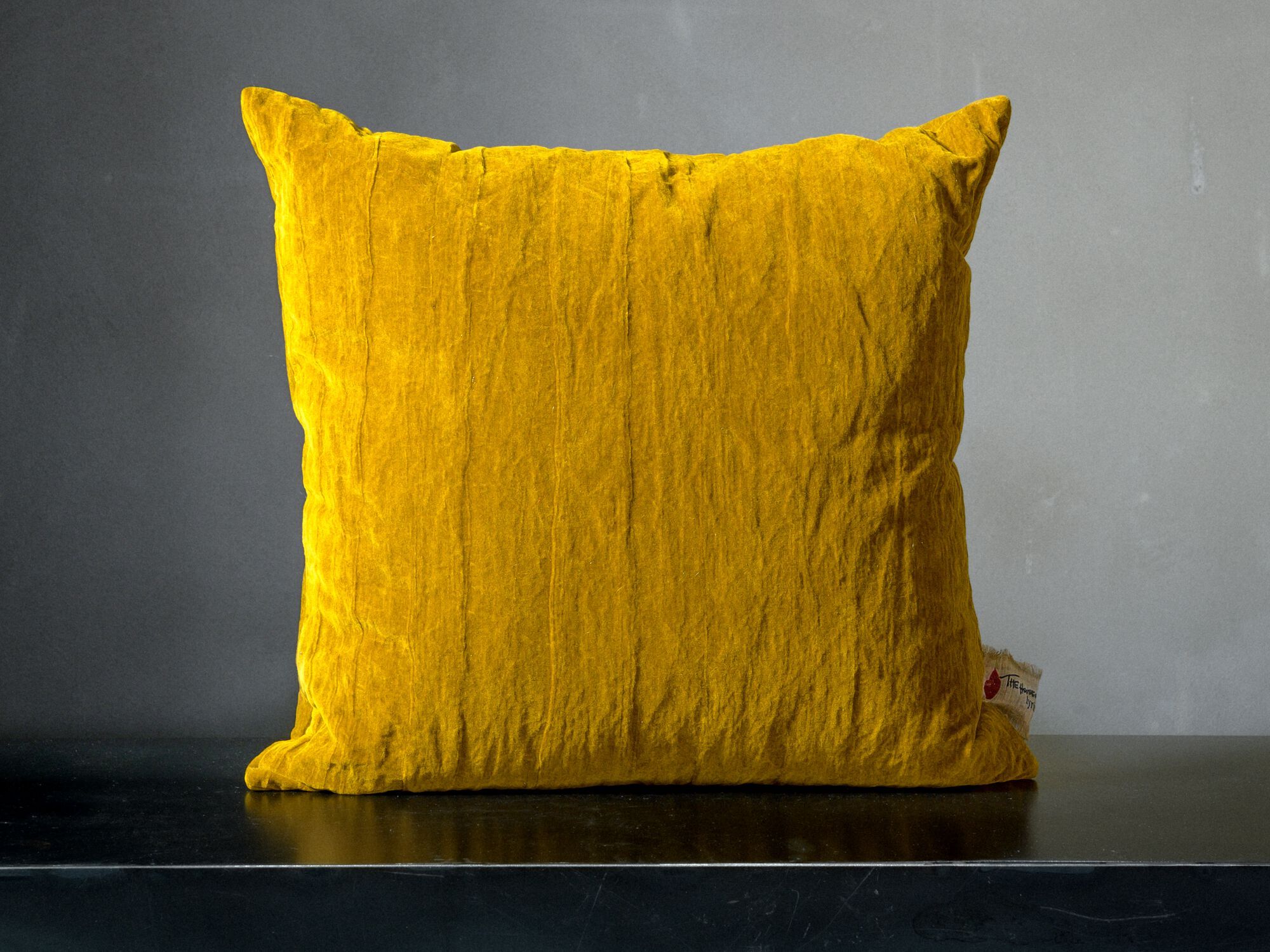 Бархатная квадратная подушка The House of Lyria LONICERA ARCH-00006668 - Вид №1