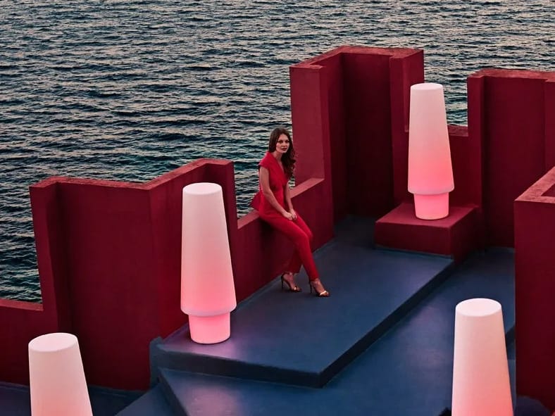 Пластиковый светодиодный напольный торшер Vondom Ulm ARCH-00080282 - Вид №1