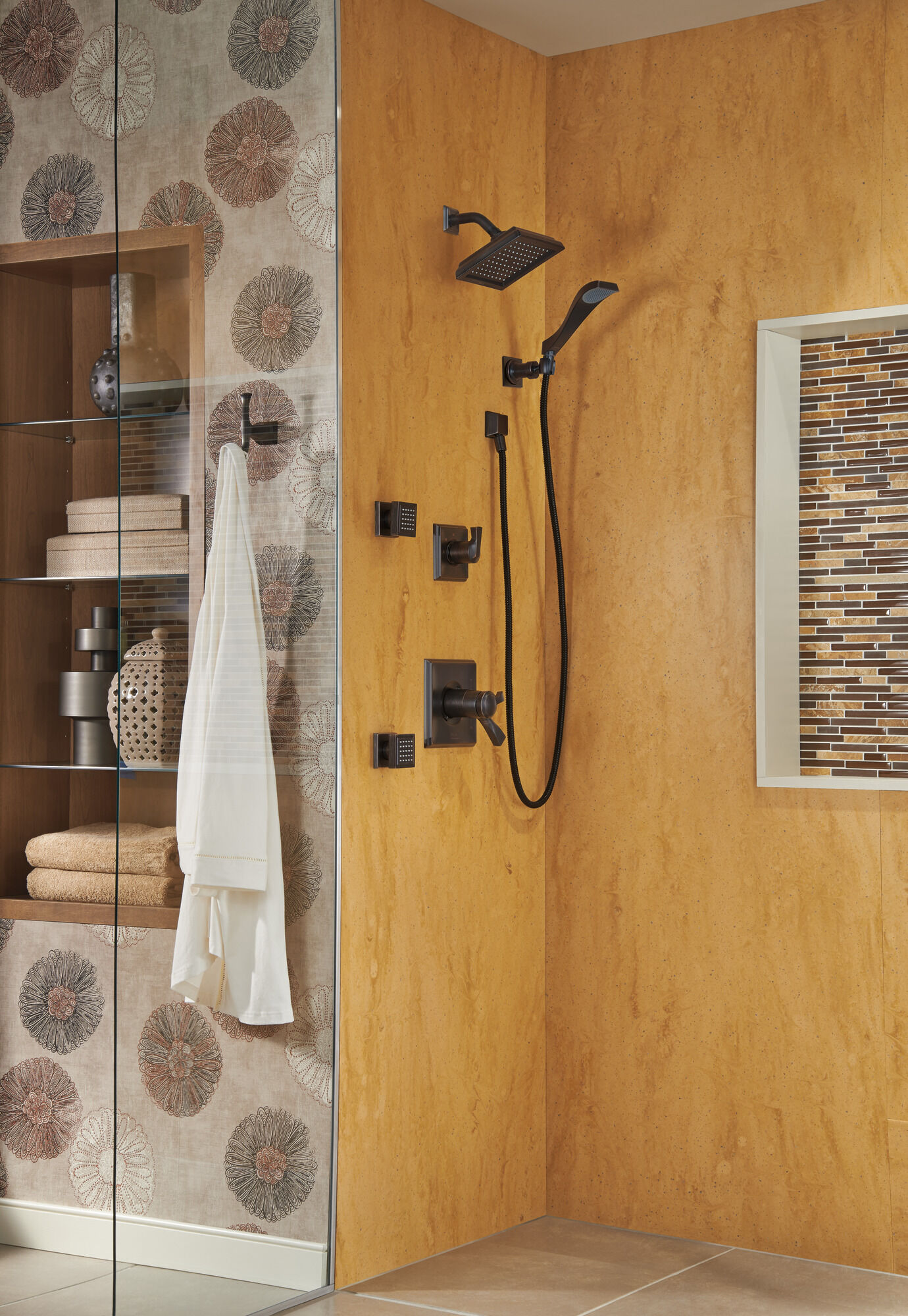 Квадратный настенный колено для ручного душа Delta Faucet 50570-RB - Вид №1