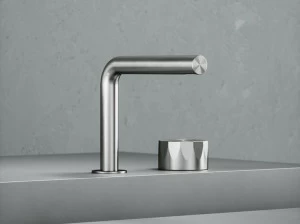 Quadrodesign Кран для раковины Hb