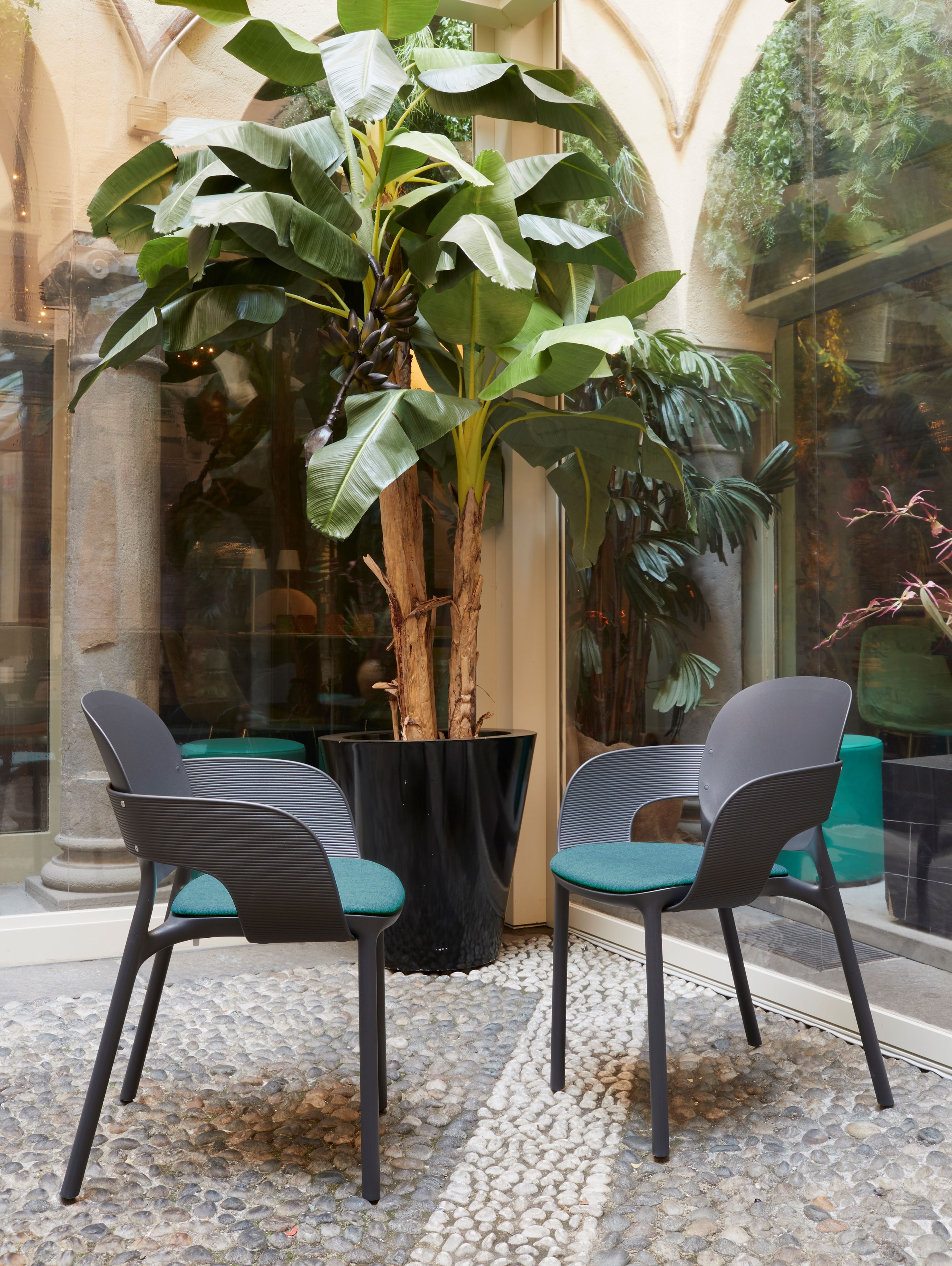 Стул из полипропилена с подлокотниками и встроенной подушкой S-CAB Hug ARCH-00013211 - Вид №1