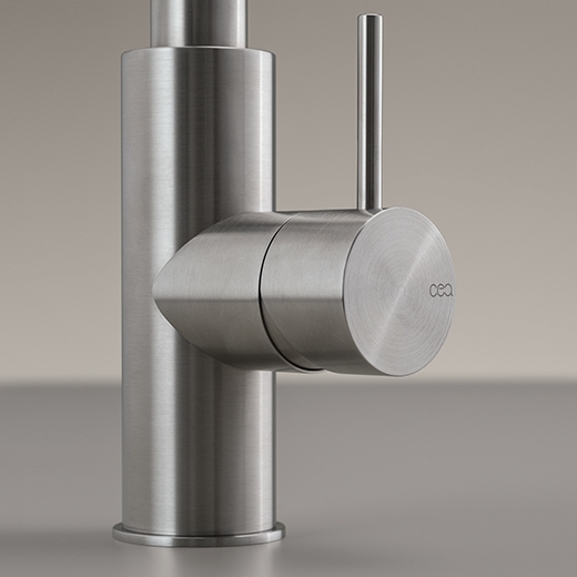 бортике смеситель с поворотным носиком и выдвижной ручной душ  MIL201 CEADESIGN  - Вид №3