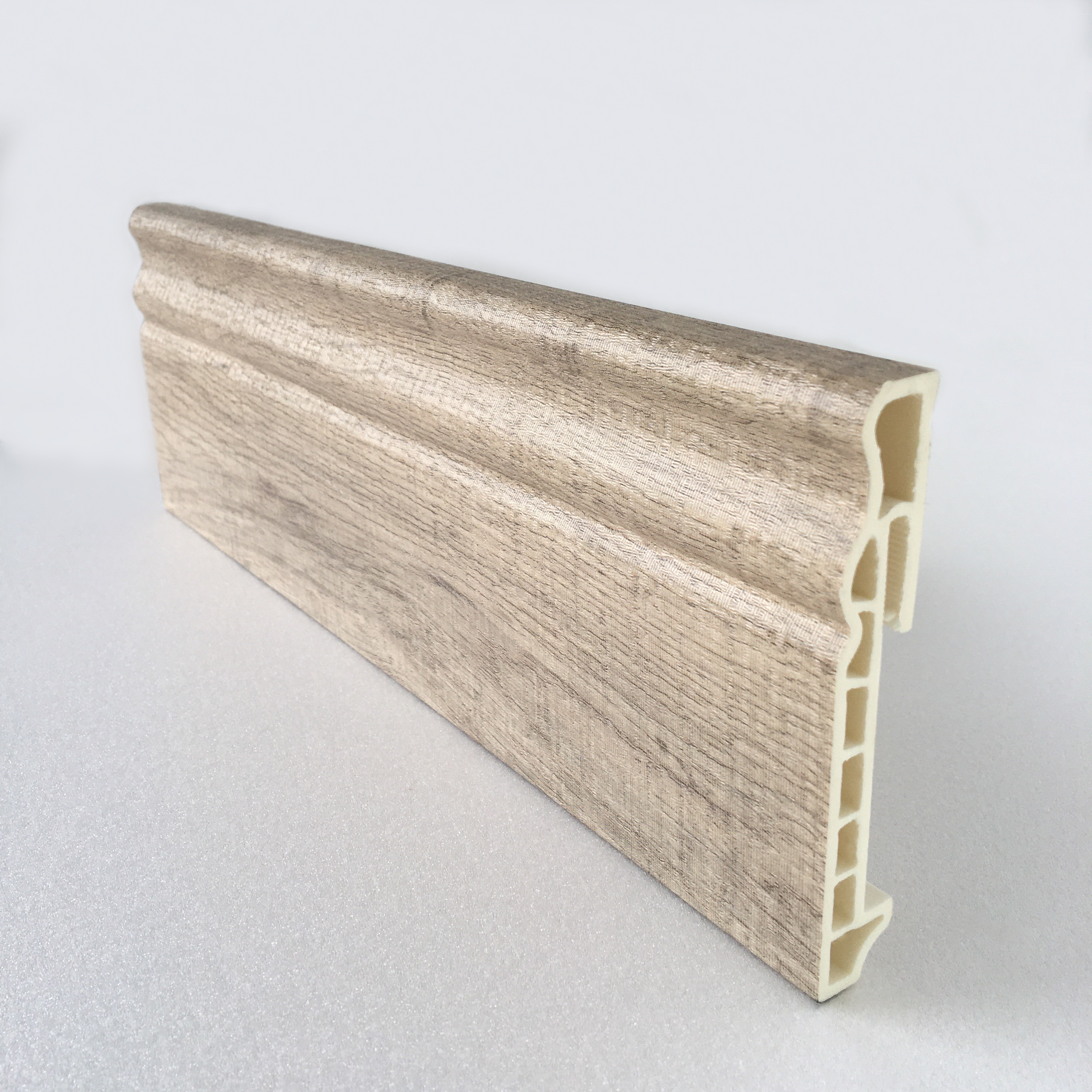 Напольный плинтус  Дуб старый 100мм DEKOR PANEL DP029