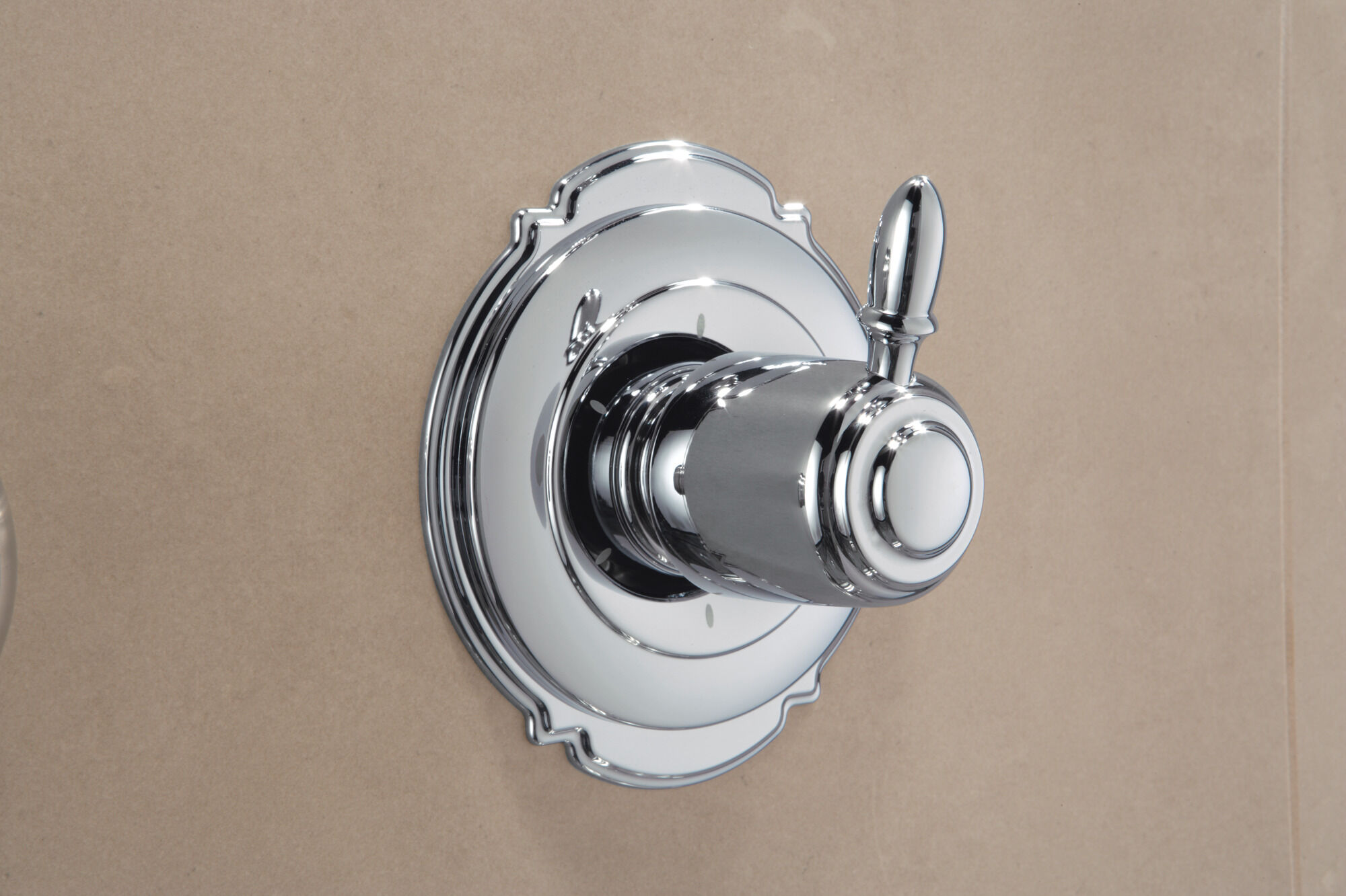 T11955-CZ 3-портовая переключающая накладка с 6 позициями Delta Faucet Victorian Шампанское бронза - Вид №1