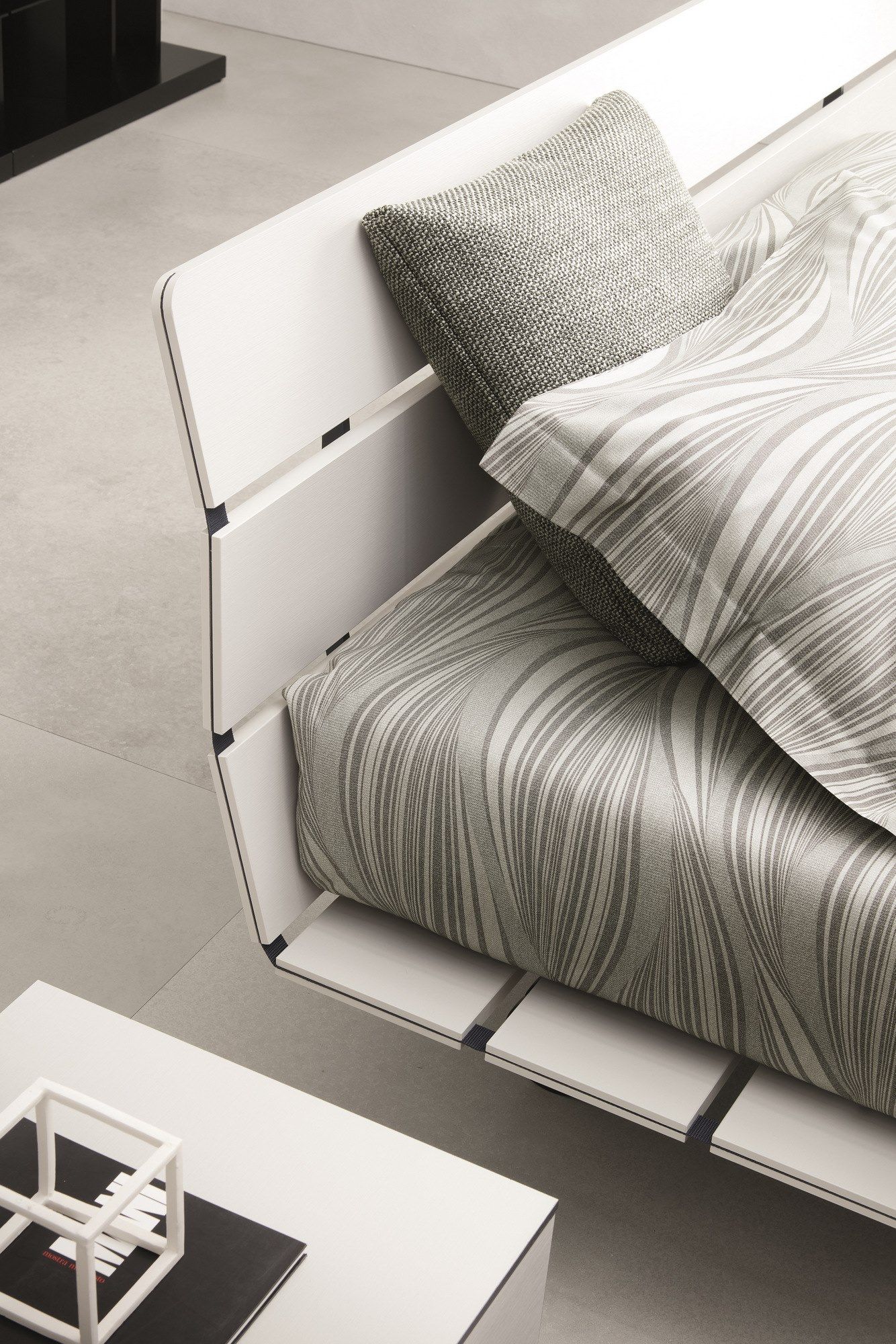 Кровать в восточном стиле с колесами Flou ARCH-00084851 - Вид №4