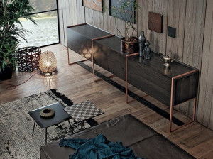 Секционный деревянный шкаф