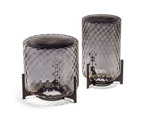 Круглый журнальный столик из дутого стекла