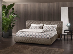 Мягкая кровать из ткани