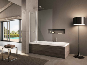 Стеклянная стена ванны