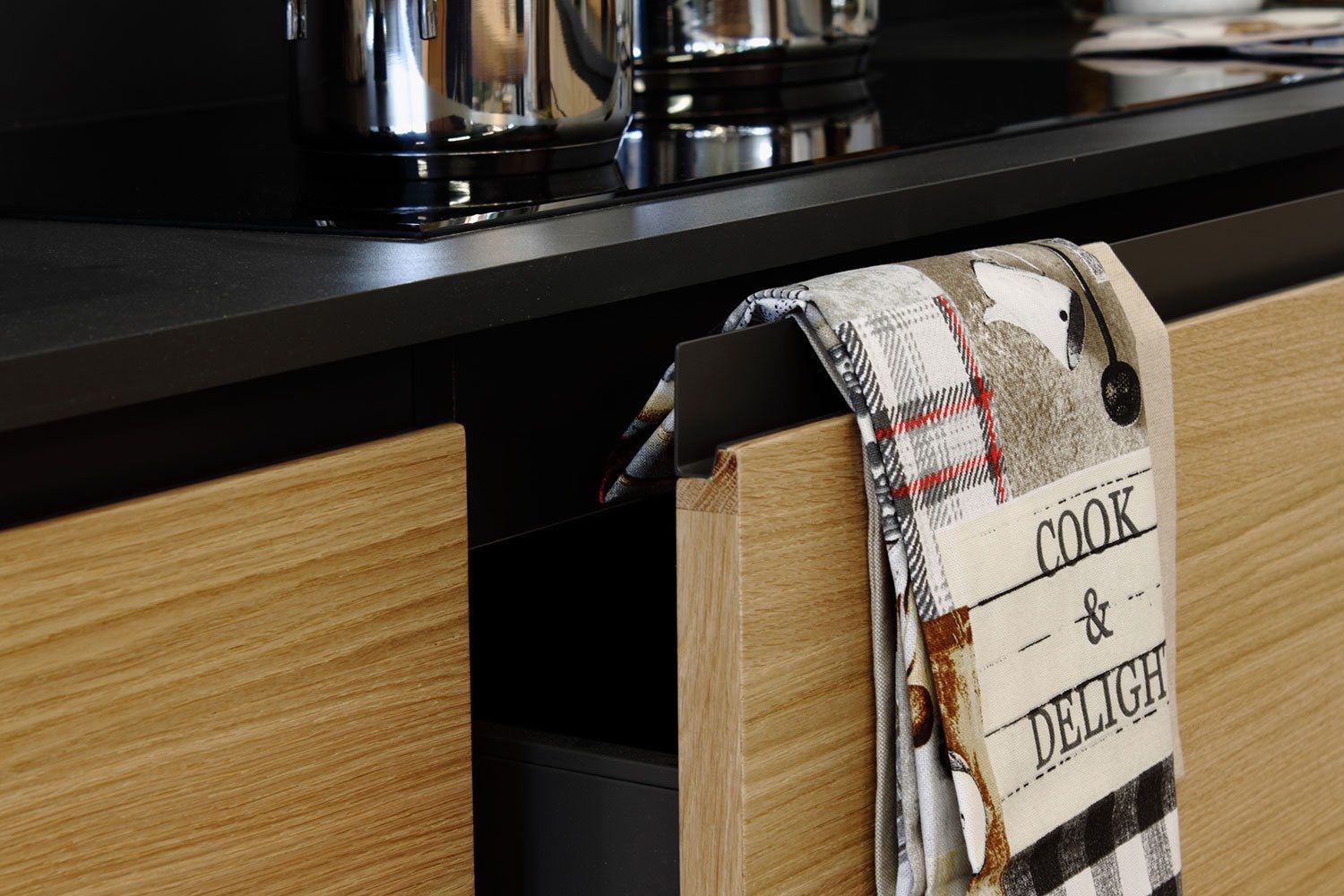 Деревянная и стеклянная кухня с полуостровом Deodara K41 ARCH-00039279 - Вид №5