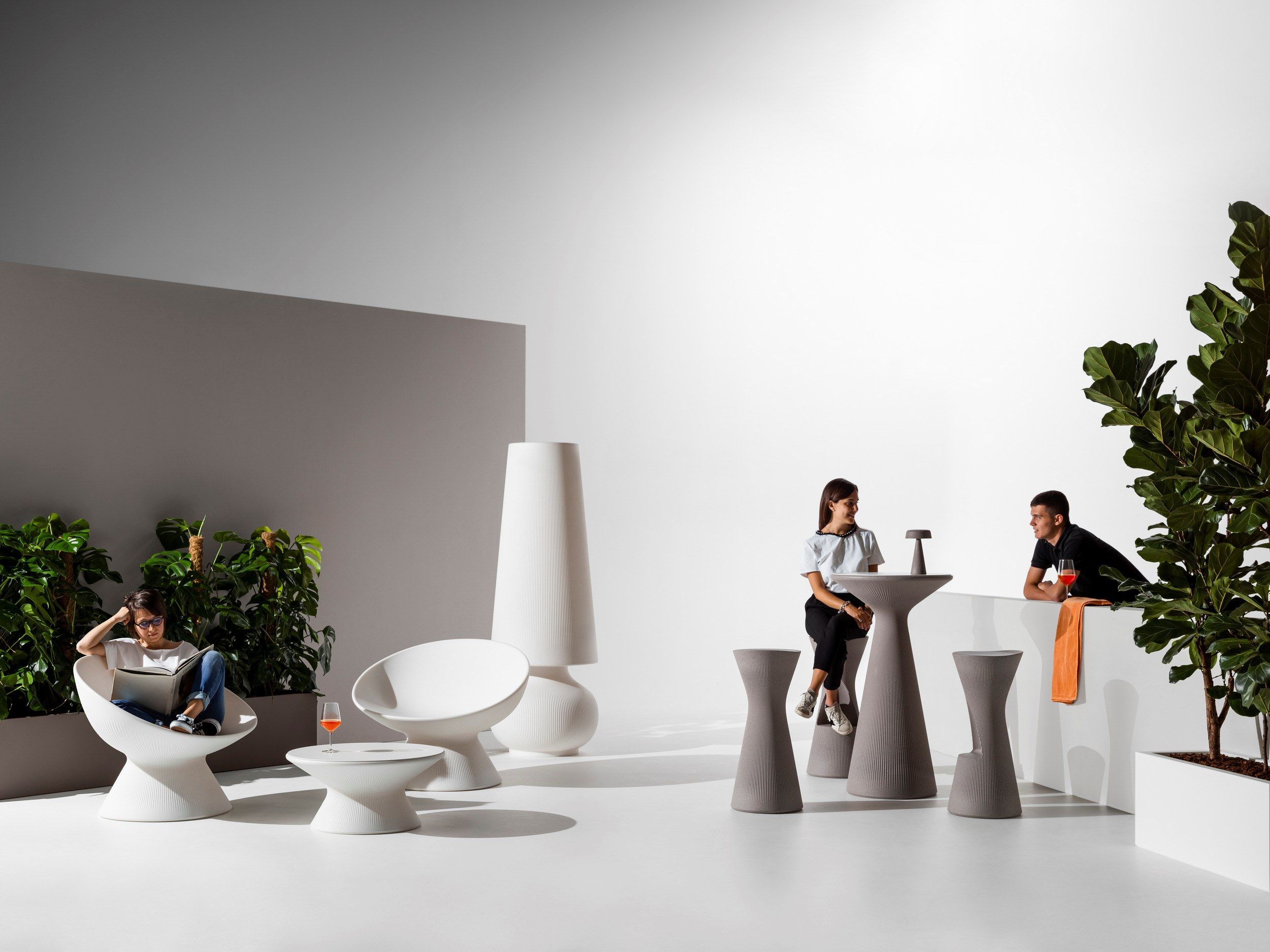 Круглый стол из полиэтилена PLUST Fade ARCH-00022756 - Вид №10