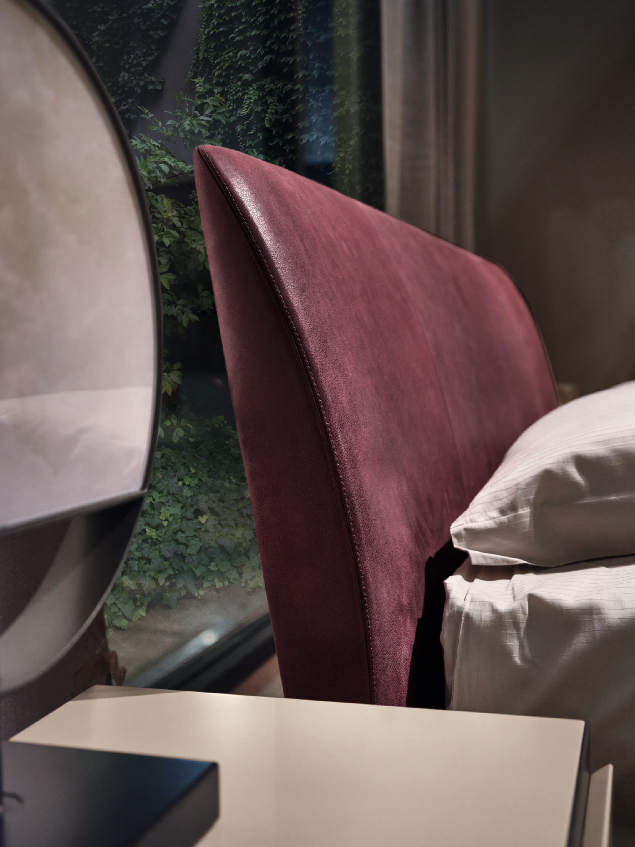 Кожаная двуспальная кровать с мягким изголовьем Cantori ISEO ARCH-00091171 - Вид №1