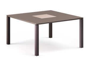 Стальной квадратный садовый стол