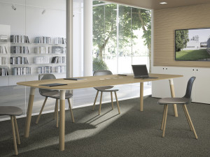 Стол для совещаний из бука